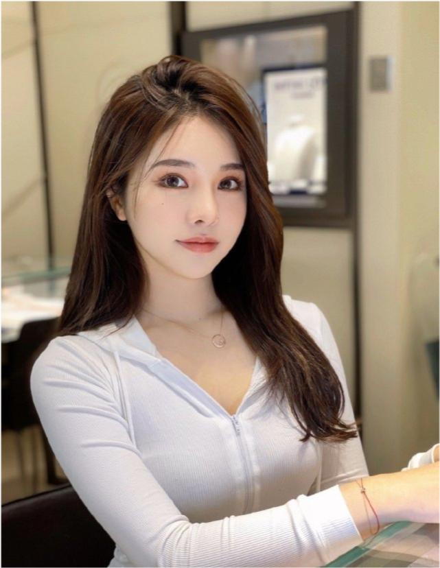 金智妮最新時尚美圖，潮流新標桿的魅力展現