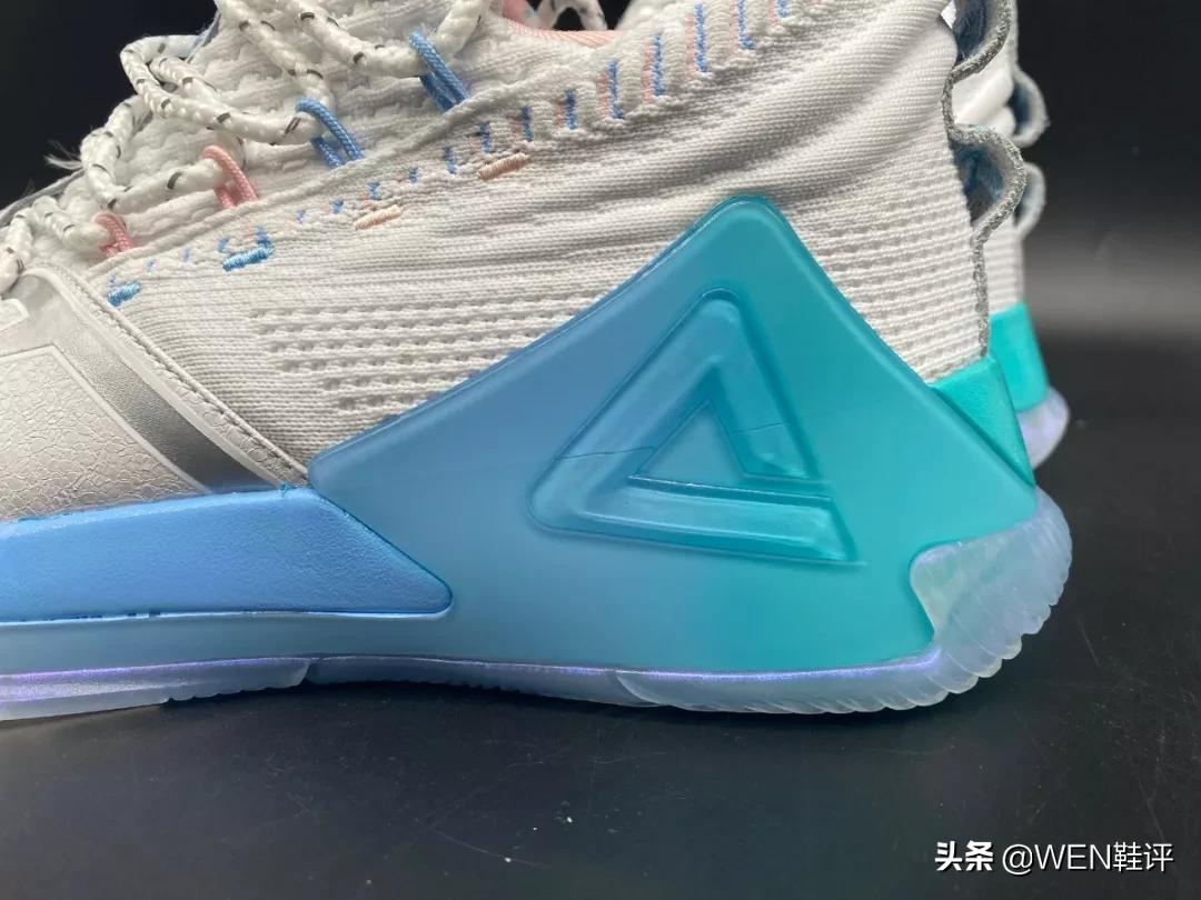 時(shí)尚追求與個人表達(dá)，追求最新潮流鞋款的心路歷程