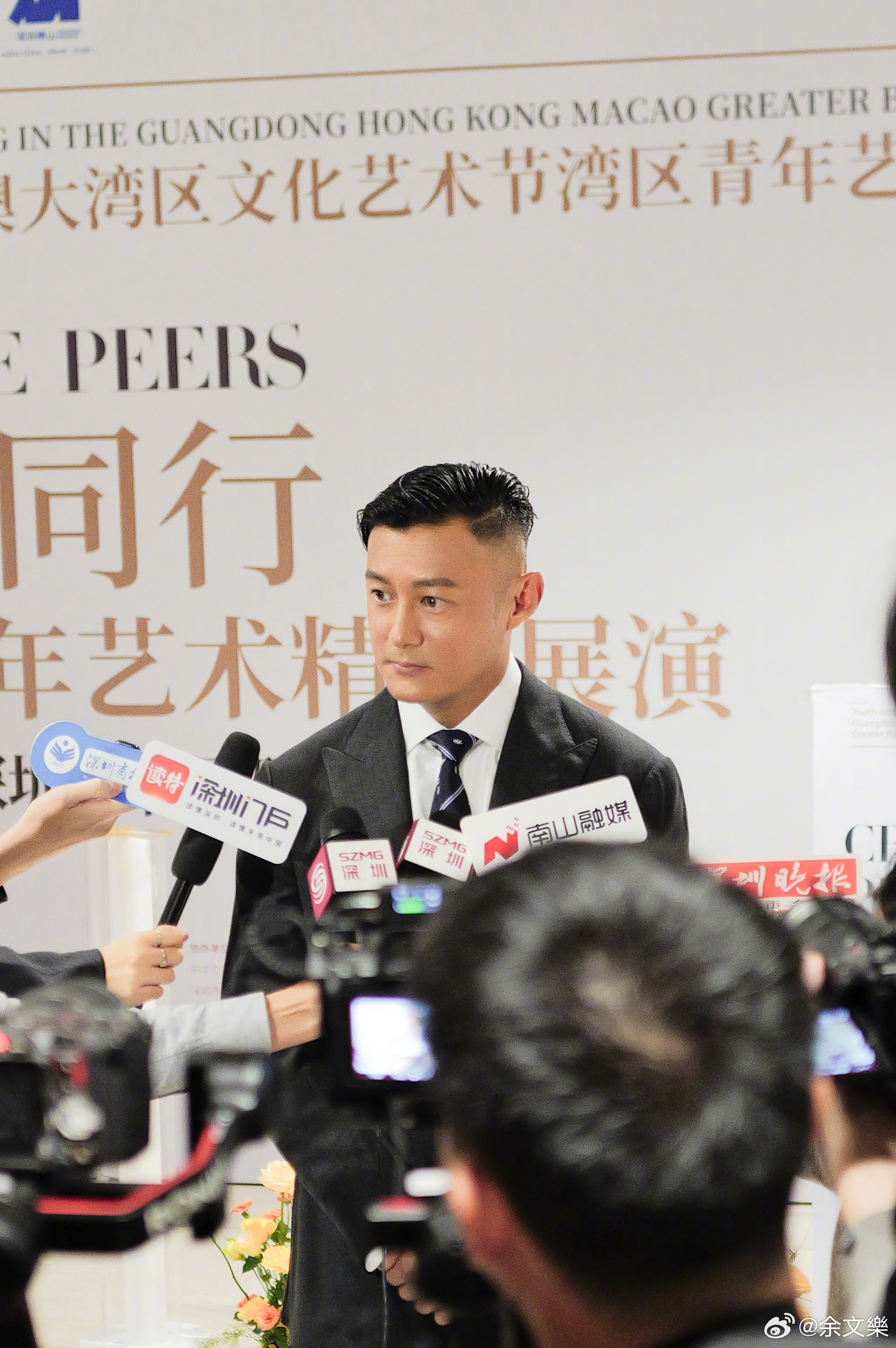 余文樂迪通拿最新,余文樂與迪通拿的最新合作，時尚與運動的完美結(jié)合