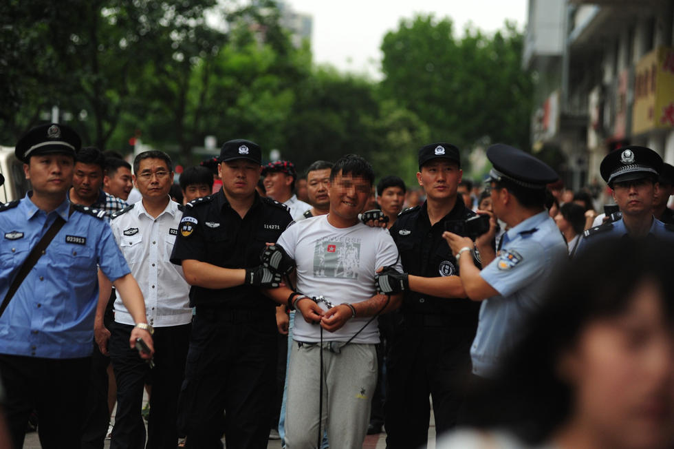 青島殺人案最新進(jìn)展披露，案件細(xì)節(jié)明朗，司法公正彰顯無遺